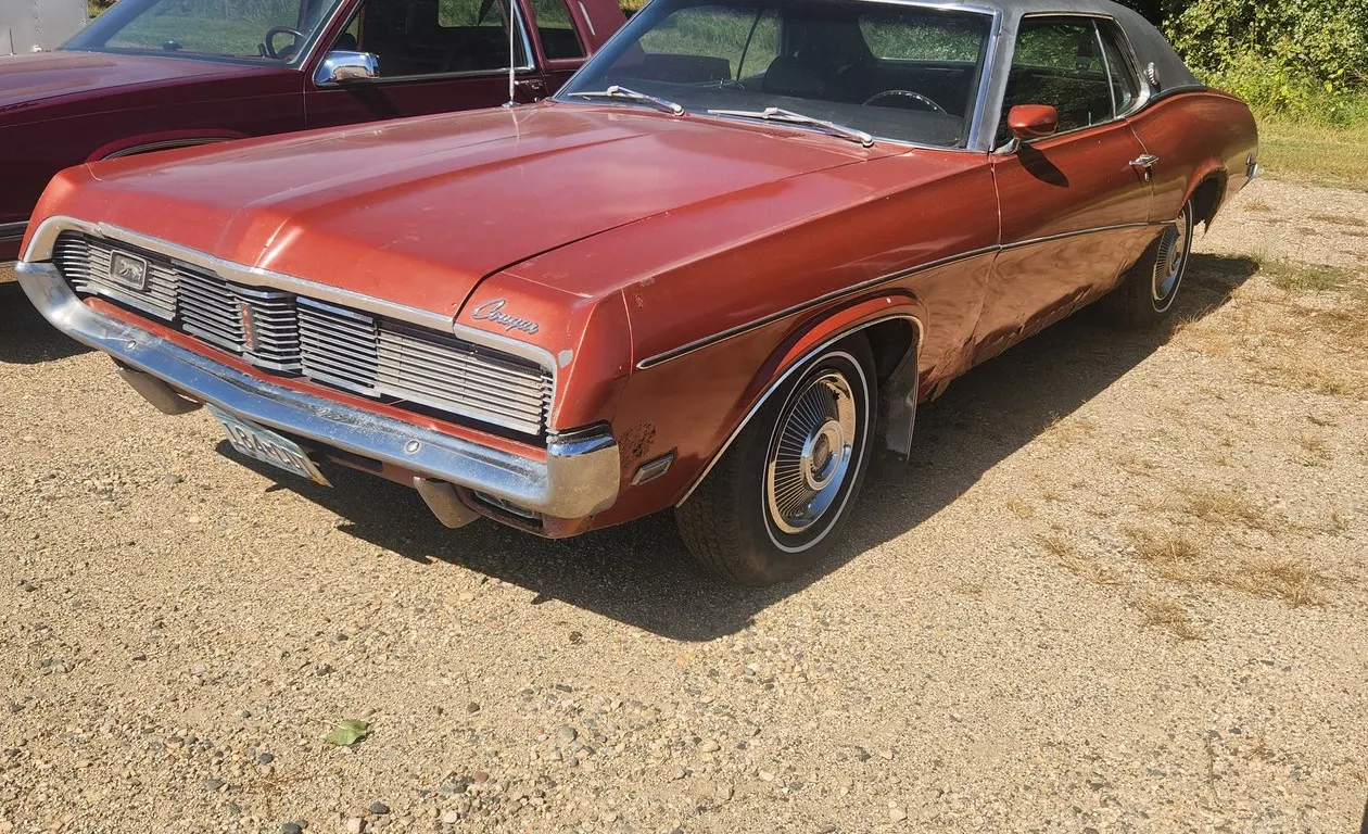 1969 Mercury Cougar Car (Has been in storage, not running)