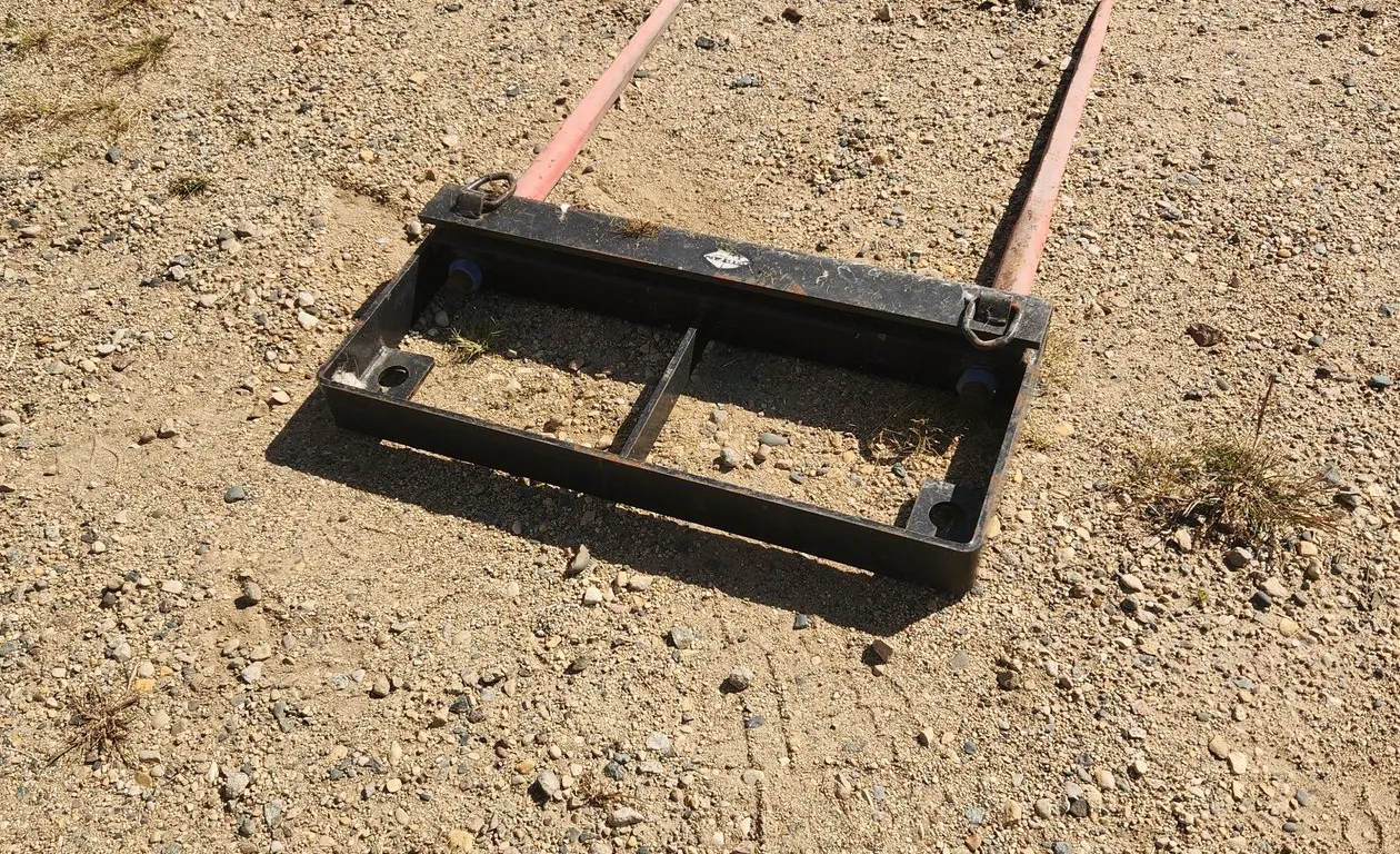 Bale Spear Bucket mount