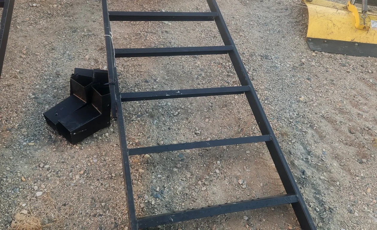 Deer Stand steps with bracket for 6' off the ground deer stand.