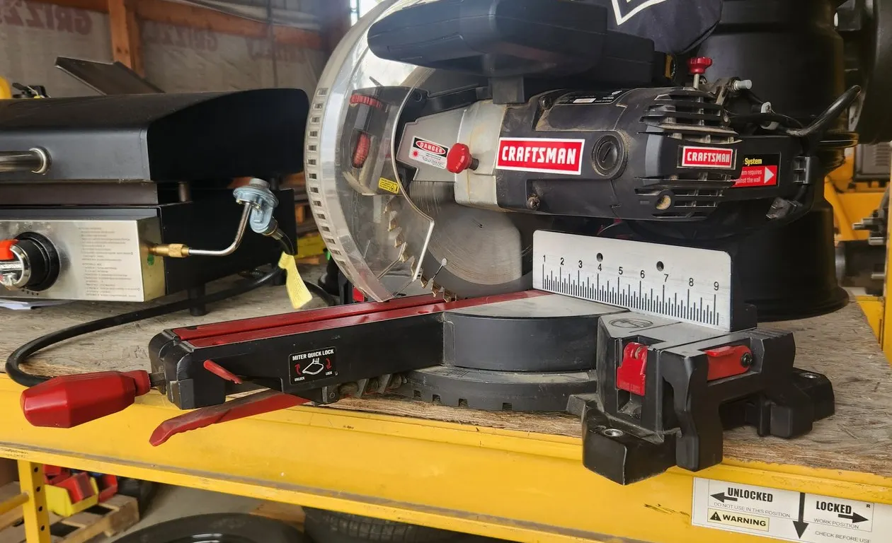Craftsman 10" Sliding miter box saw