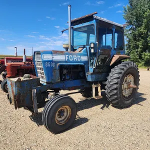 Ford 8600 Diesel Tractor w/Dual Power, 3 pt. Recent new injection pump, near new front tires, Owner States "Runs Good"