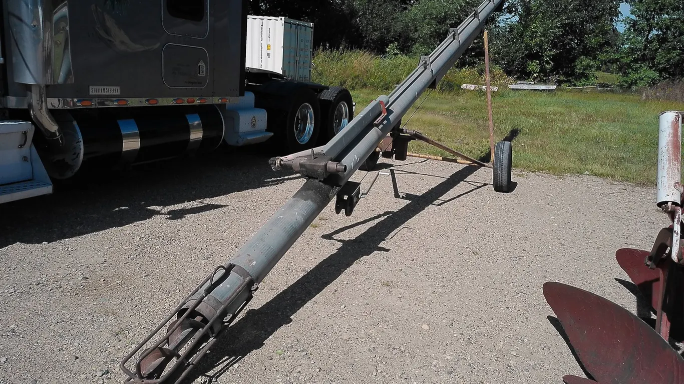 Hutchinson 8"x 33' PTO Truck Auger