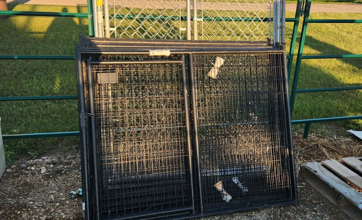 Dog Kennel and dog fence with gates