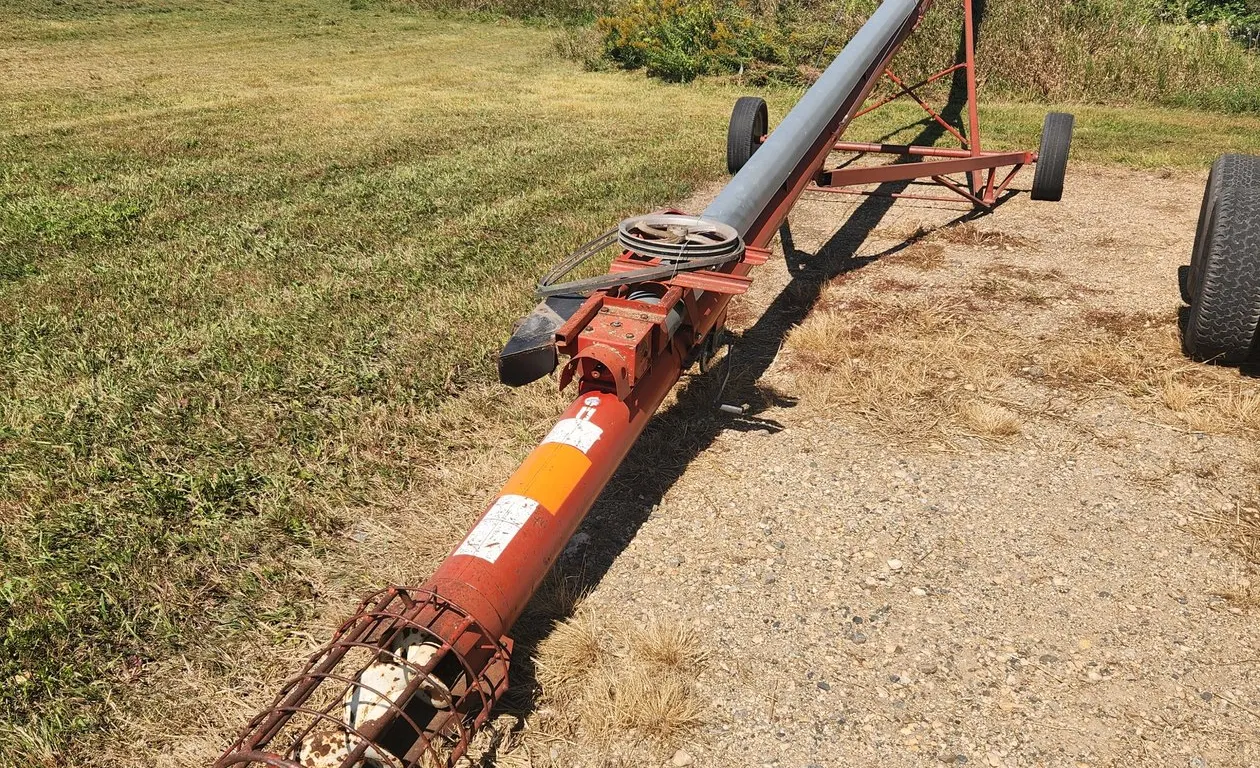 Feteral Auger 8" x 45' w/PTO drive & Motor mount