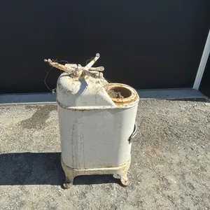 Creamer stand