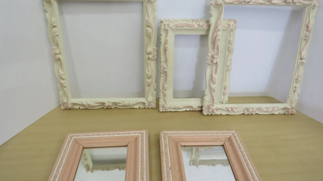 Picture Frames/Mirrors