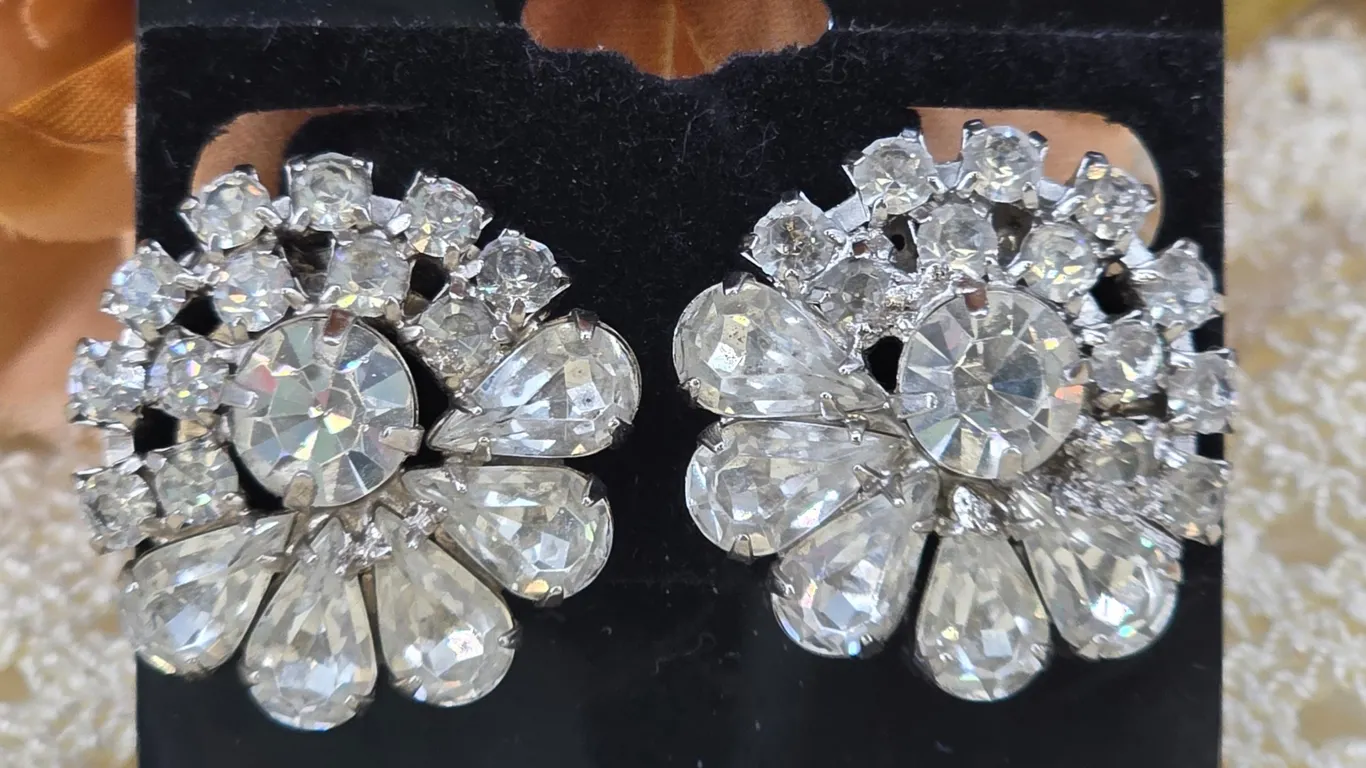 Vintage Garne Rhinestone Clip On Earrings Silver Tone Floral Cluster Statement