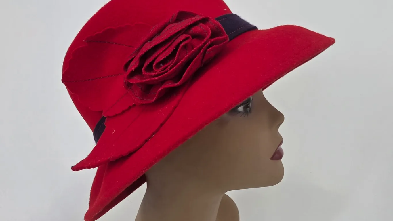 Vintage Style Red 100% Wool Felt Cloche Hat Purple Ribbon Flower Accent
