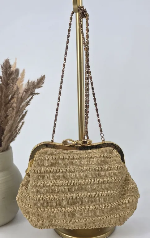 Beautiful Vintage Style Gold Metallic Ruched Evening Clutch Bag Bow Clasp Chain Strap