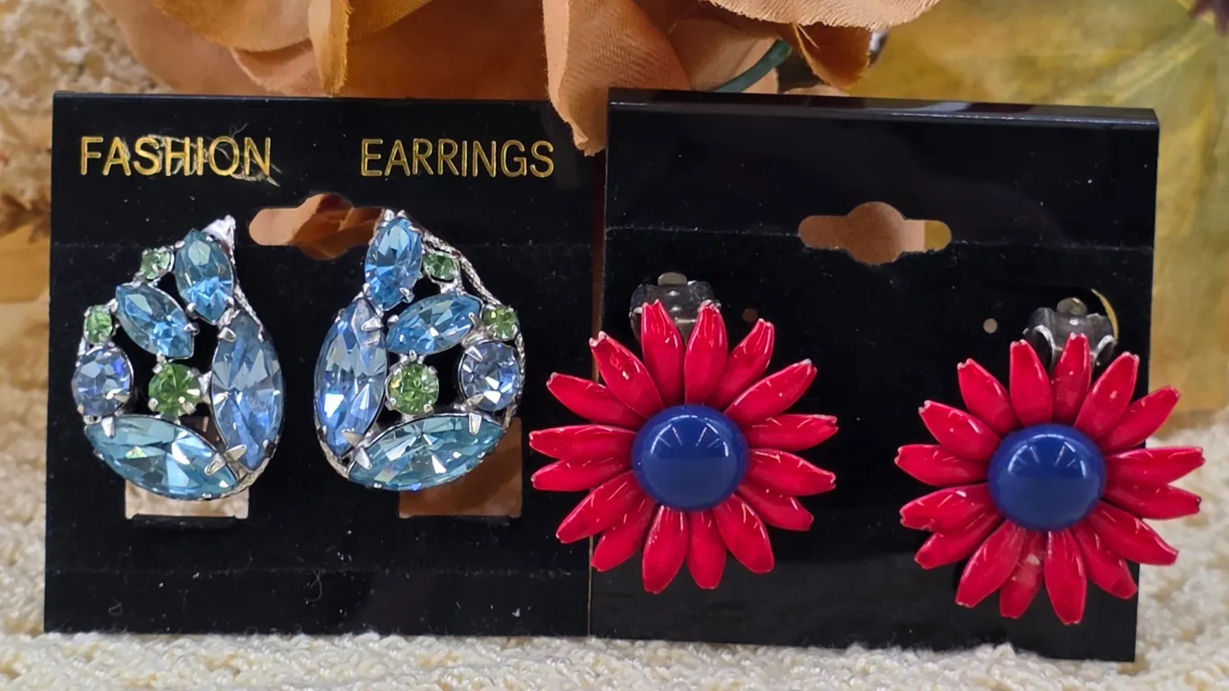 Vintage Clip On Earring Set Pink Enamel Daisy Blue Green Rhinestone Mid Century 2 Piece