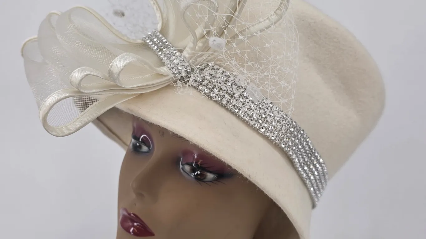 Cream Wool Cloche Hat Rhinestone Mesh Bow Birdcage Veil Church Wedding Vintage