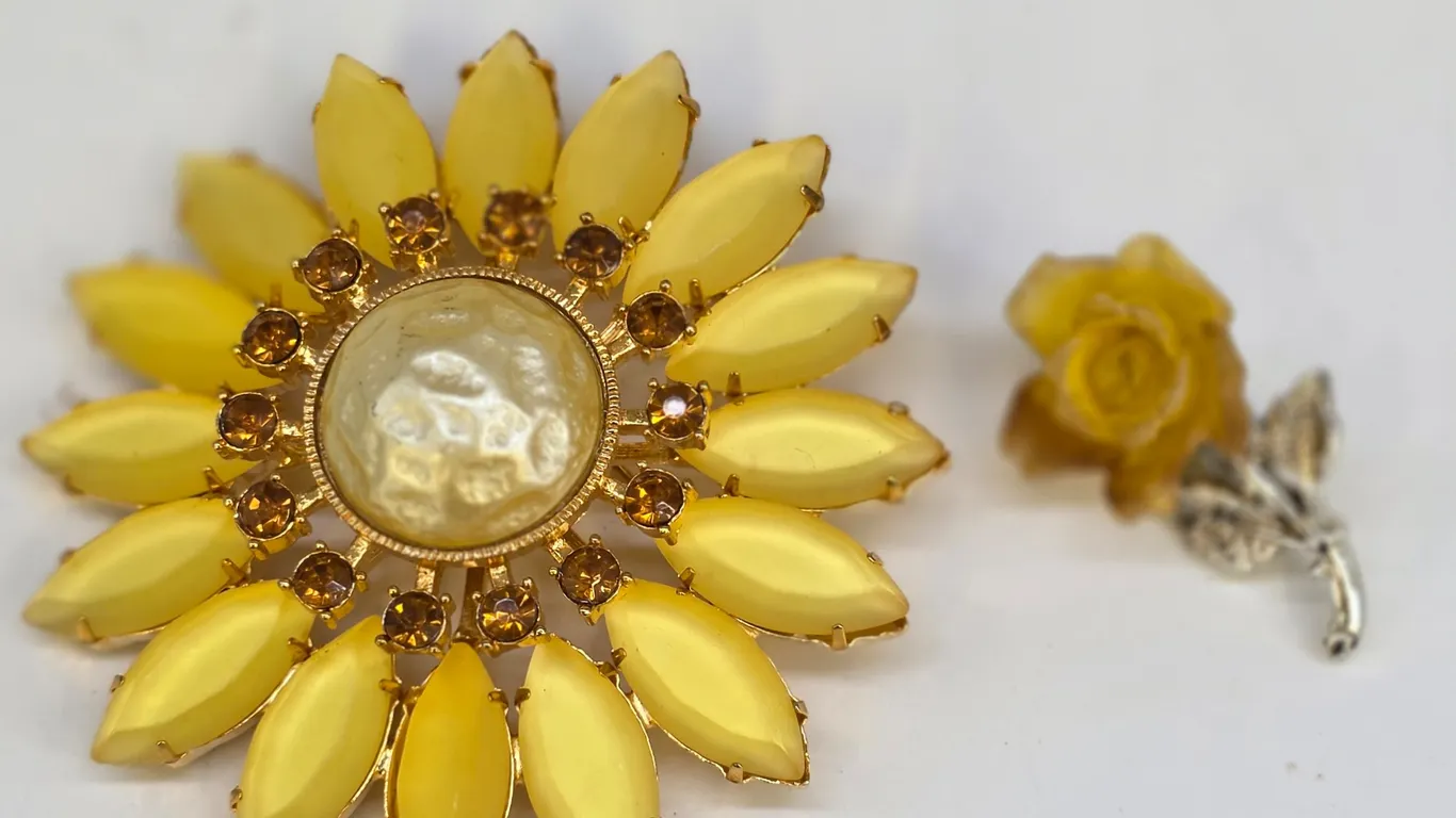 Vintage Inspired Sunflower & Rose Brooch Set Yellow Rhinestone Gold Silver Tone Pins