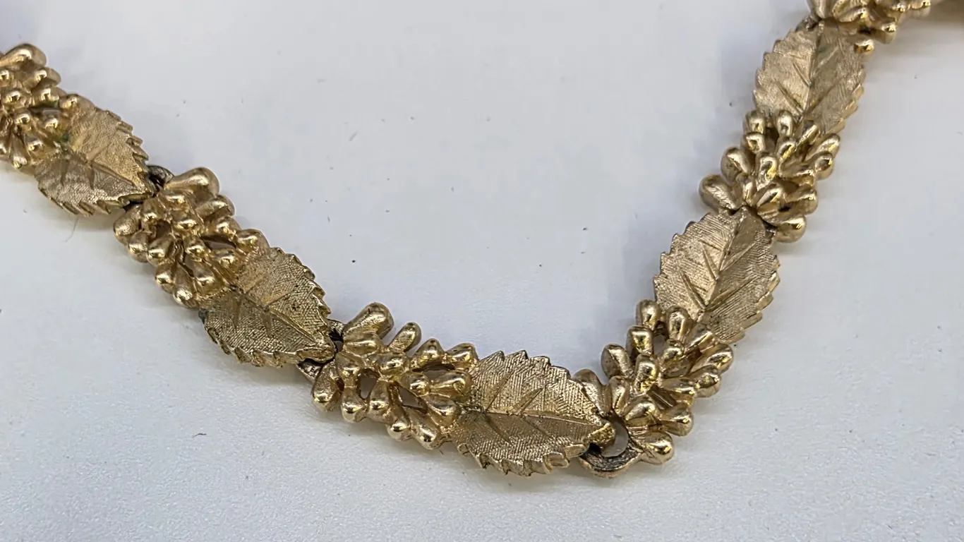 Vintage Trifari Gold Tone Leaf and Berry Textured Choker Necklace Signed