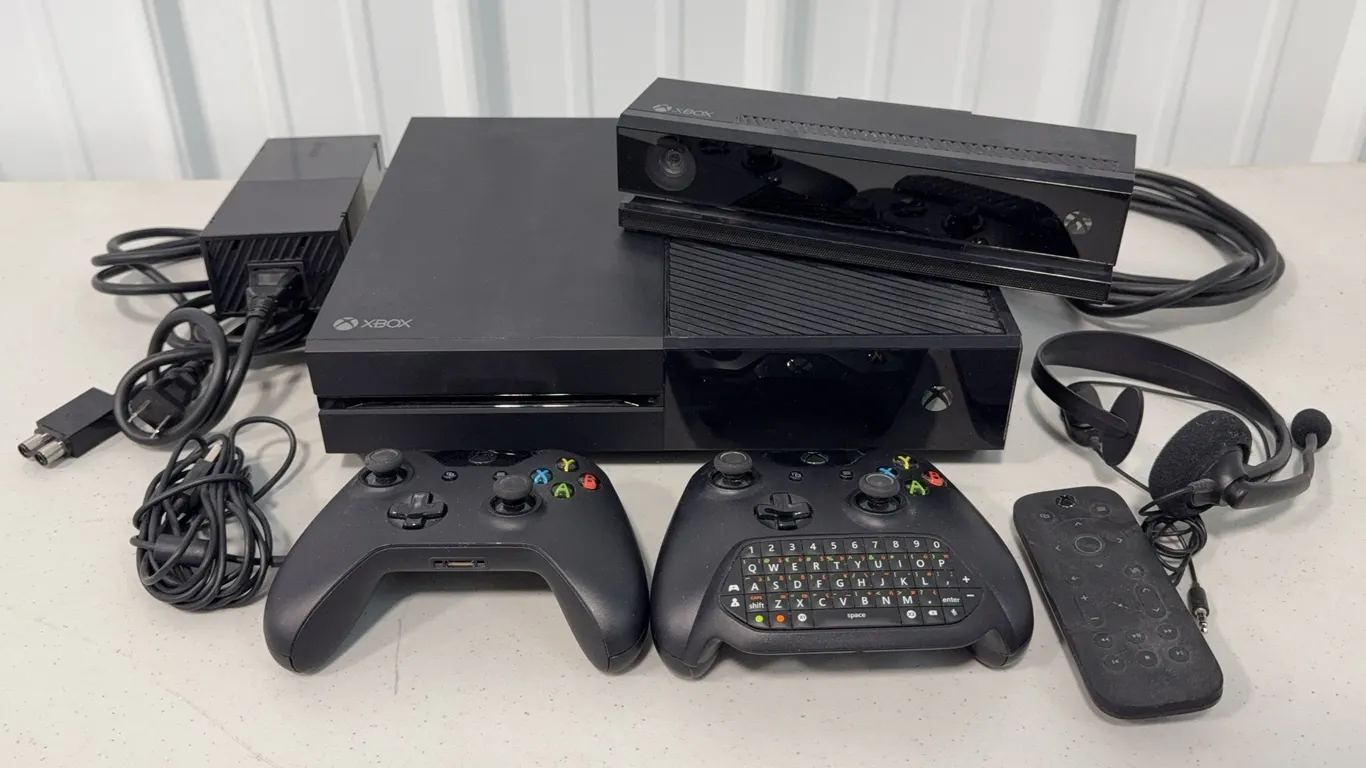 Xbox One Console w/Kinect