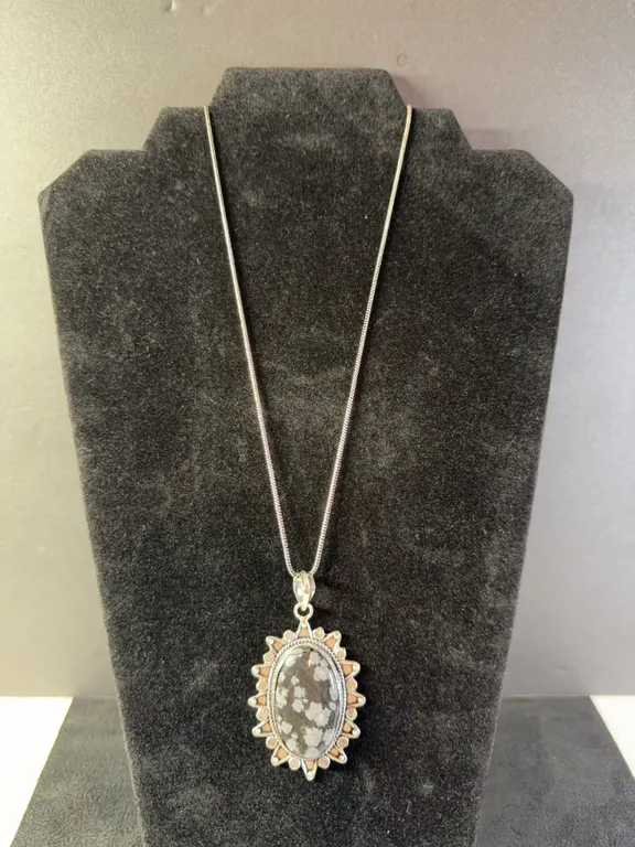 “Snow Flake” Pendant Necklace with 18” Chain Jewelry, German Silver