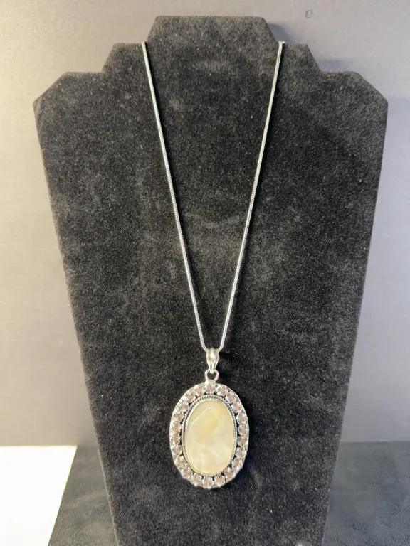 “Mother of Pearl” Pendant Necklace with 18” Chain Jewelry, German Silver