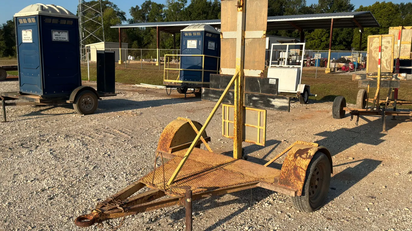 TOWABLE SIGN TRAILER