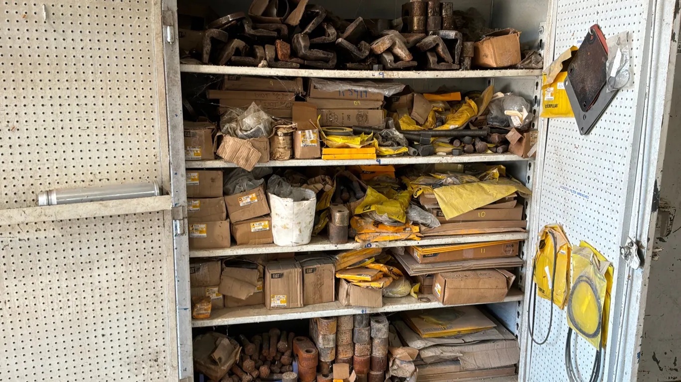 METAL STORAGE CABINET