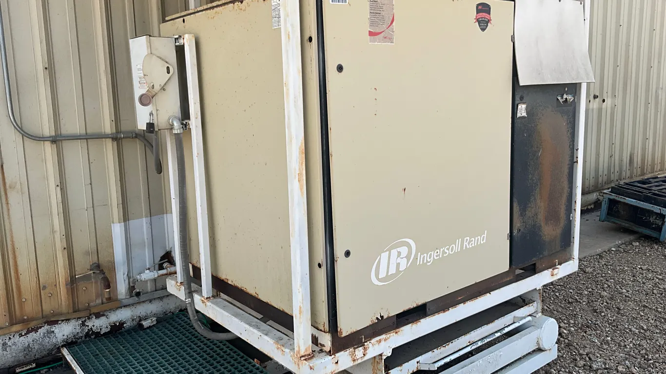 I/R SSR UP6-30E-125H 116 STATIONARY AIR COMPRESSOR SN: PG4188U08128
