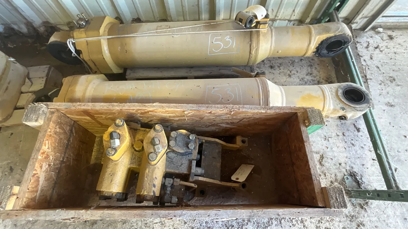 CATERPILLAR D10T RIPPER CONTROL VALVE W/ RIPPER LEFT/RIGHT TILT CYLINDERS