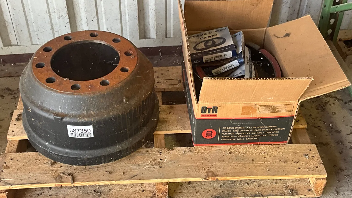 10 LUG BRAKE DRUM W/ SEALS AND SHOES