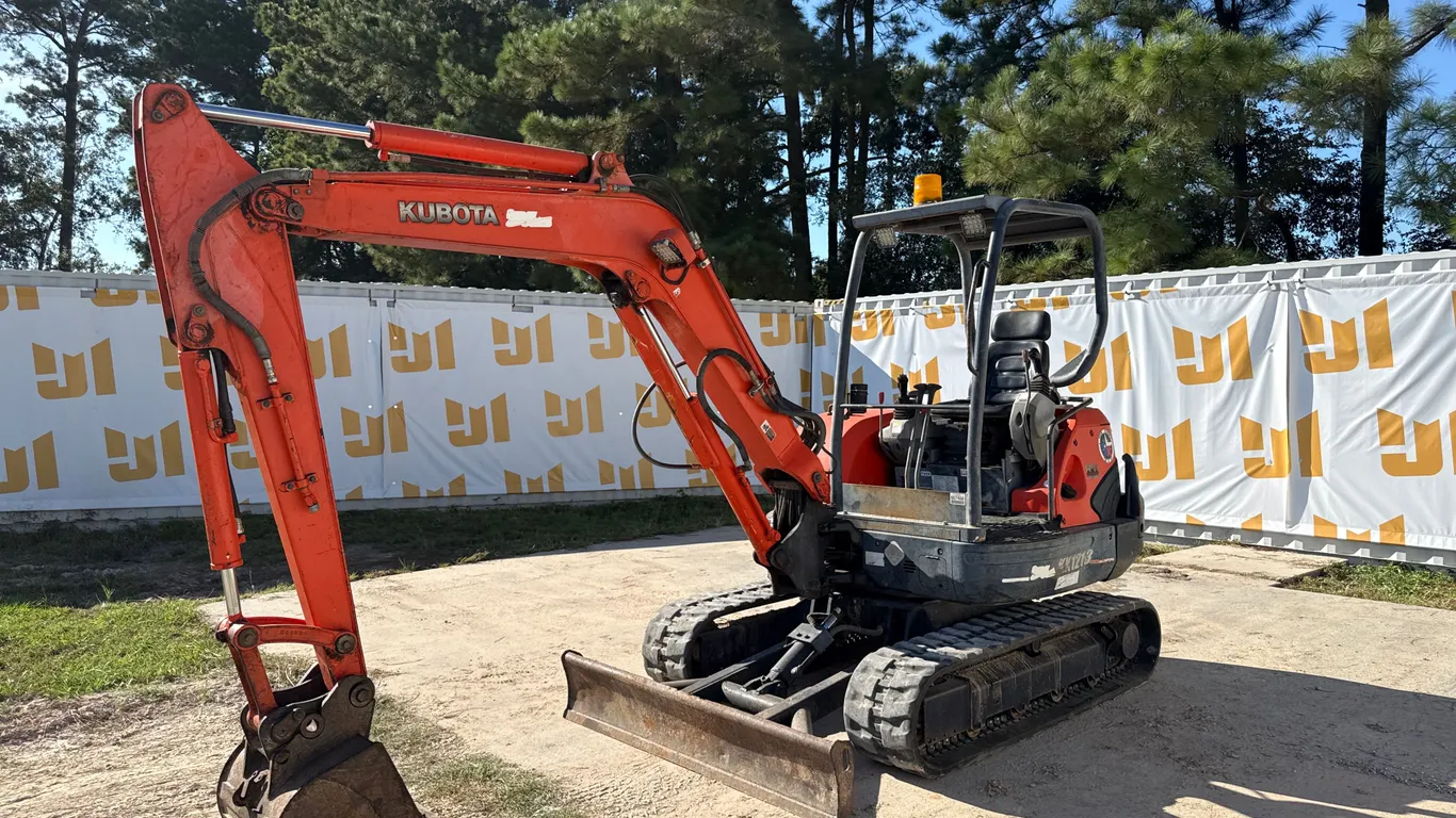2005 KUBOTA KX121-3SS MINI EXCAVATOR SN: 30156
