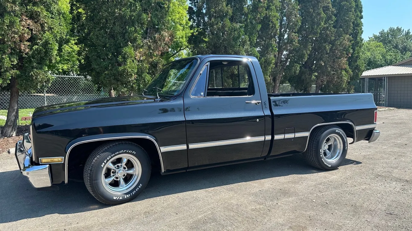 1986 GMC SHORT BOX HIGH SIERRA SQUARE BODY