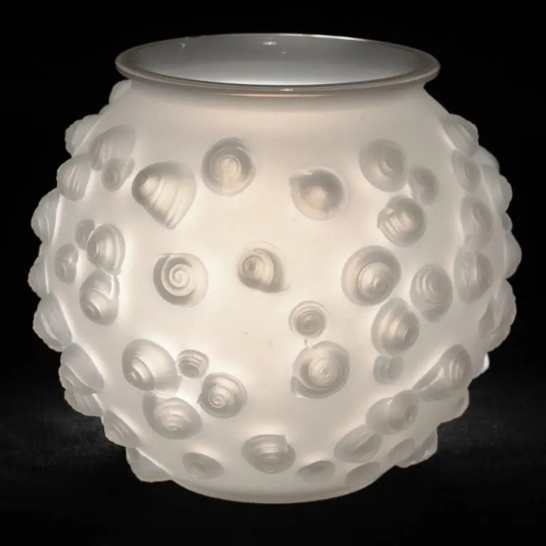 1926 RENE LALIQUE "PALISSY" SHELL MOTIF VASE