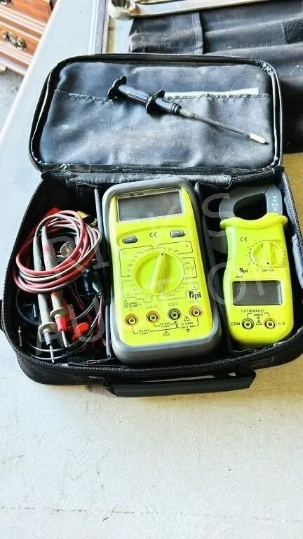 TPI electronic meter set in case