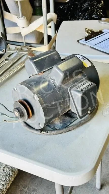 Electric motor - 120 / 240