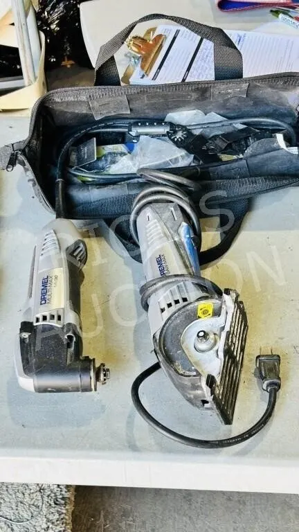 Dremel electric Multi Max & saw max tool in bag