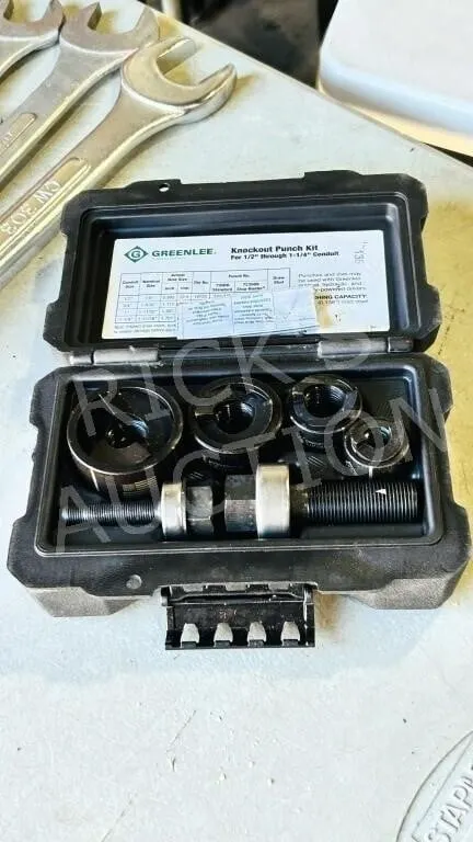 Green Lee Ball bearing knock out punch set