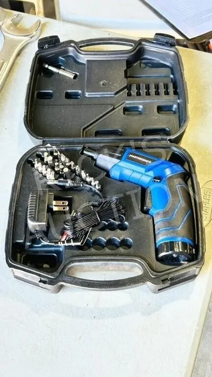 Mastercraft electric screw driver set in case