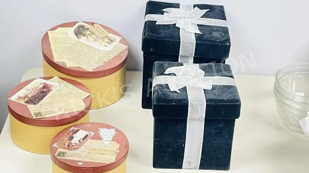 2 sets-nesting gift boxes