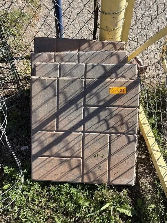 4 Patio Stones - 18x18 inch