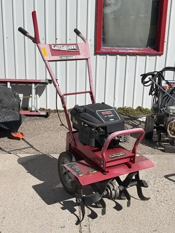 Earthquake front-tine forward-rotating rototiller