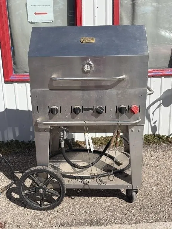 Crown Verity 30" Mobile BBQ Grill