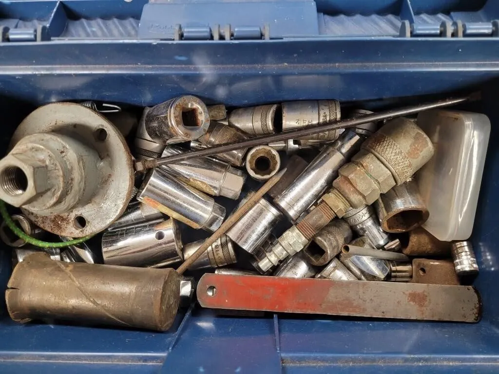 14"x7"5" Plastic Toolbox containing Assorted