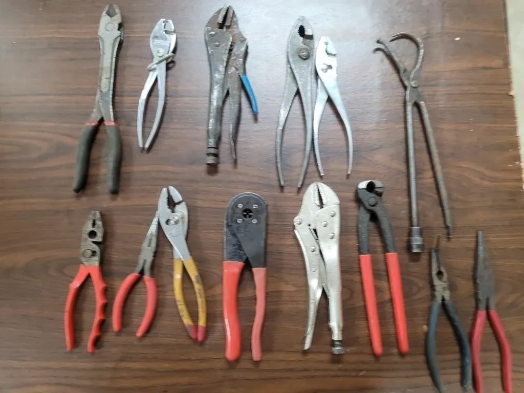 Vice Grips , Pliers , Needlenose Pliers