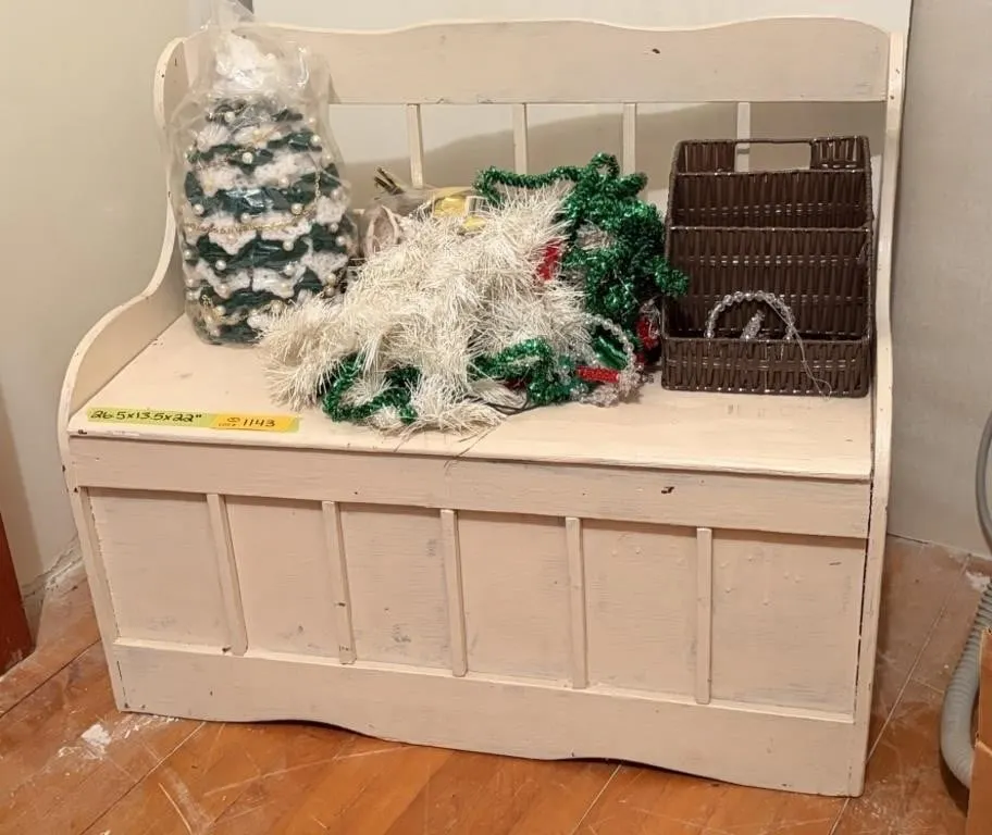 Entryway/Storage Bench, Christmas Decor