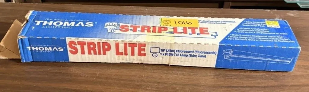 18" Fluorescent Strip Light