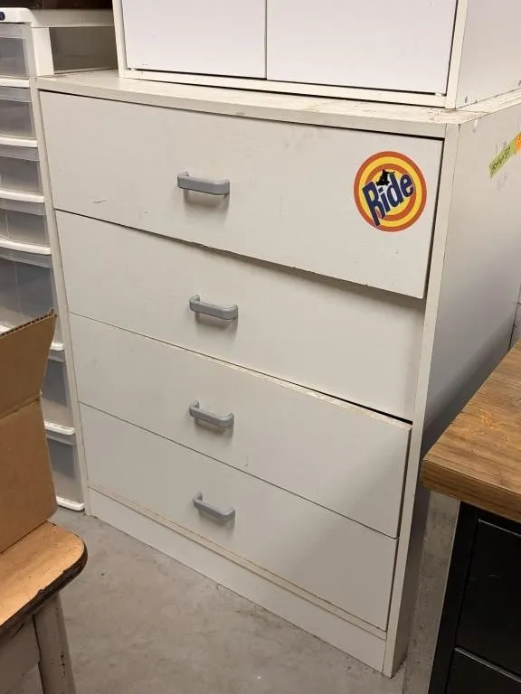 White 4-drawer Dresser (TLC)