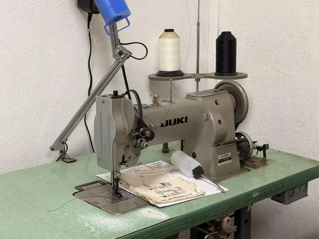 Vintage JUKI LU-563N