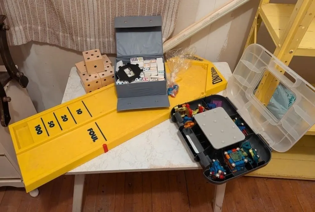 Children�s Toys, Dice, Magnetics, and Shuffle