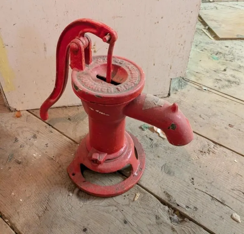 Vintage Monarch Machinery Co LTD Pump 14" Tall