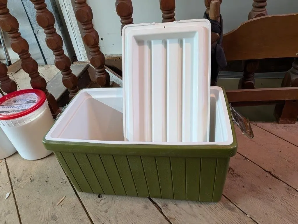 Vintage Green Cooler 25"x14"x14"