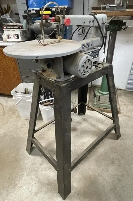 Mastercraft 16-inch Two-Speed Scroll Saw. Works.