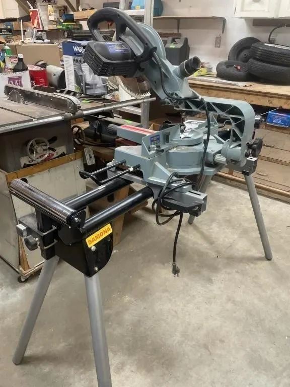 King Canada 10� Sliding Compound Miter Saw with
