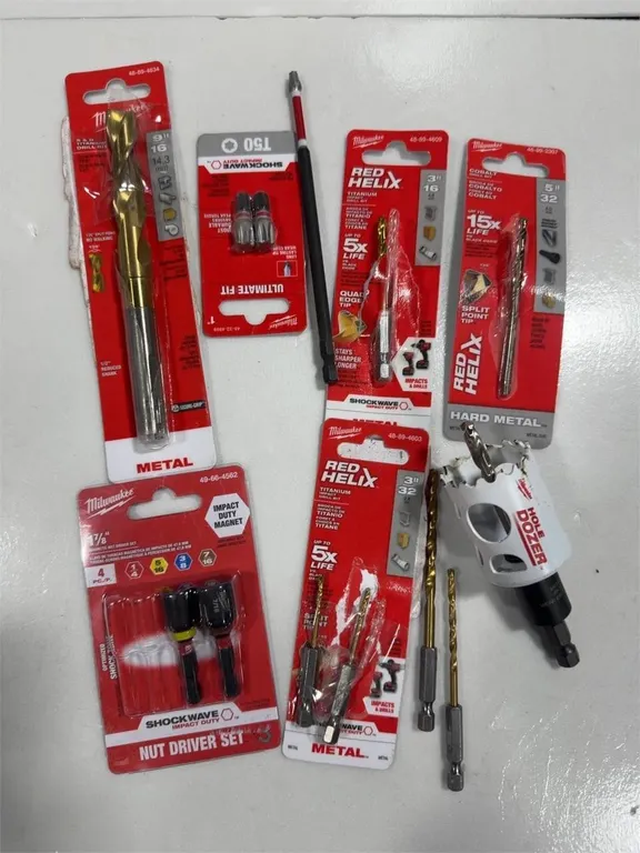Mixed Lot Of Milwaukee Drill Bits And Accessories