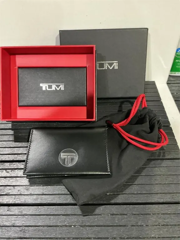 Tumi Leather Card Case Wallet